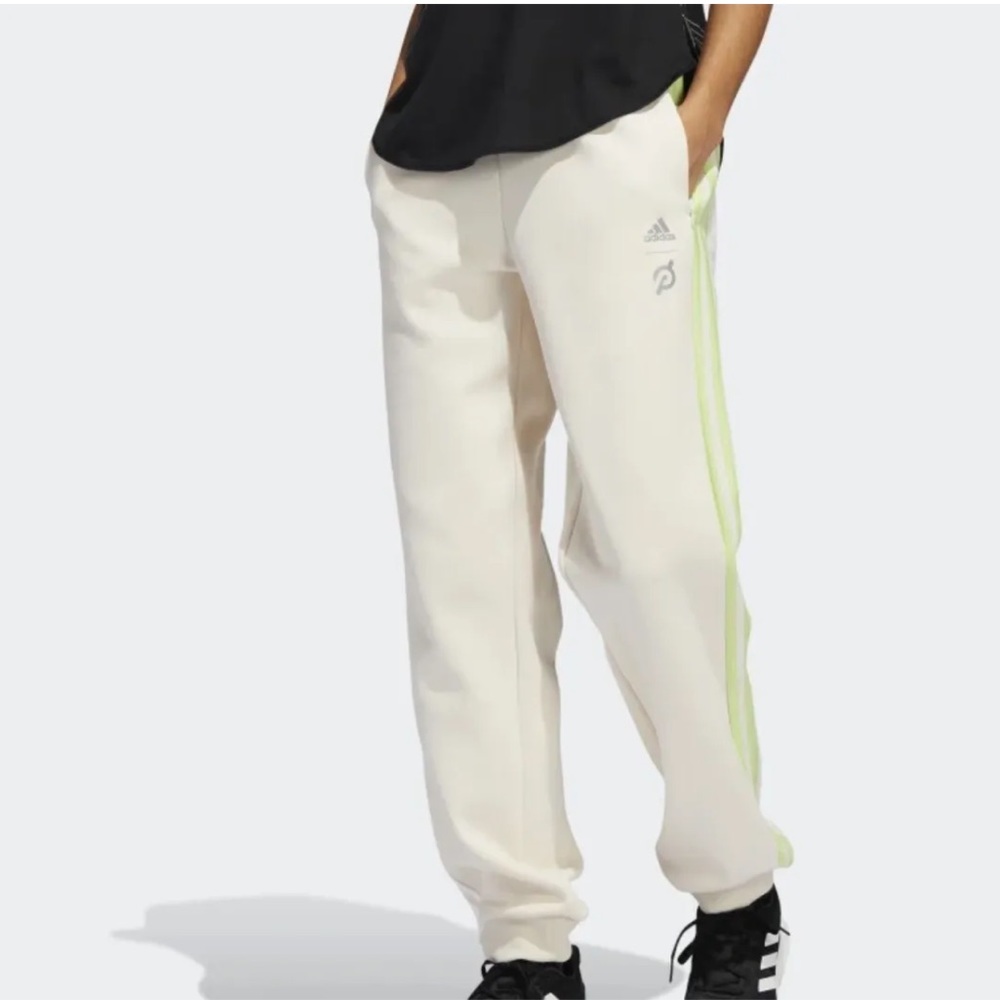 NWT ADIDAS WOMENS JOGGERS SIZE M